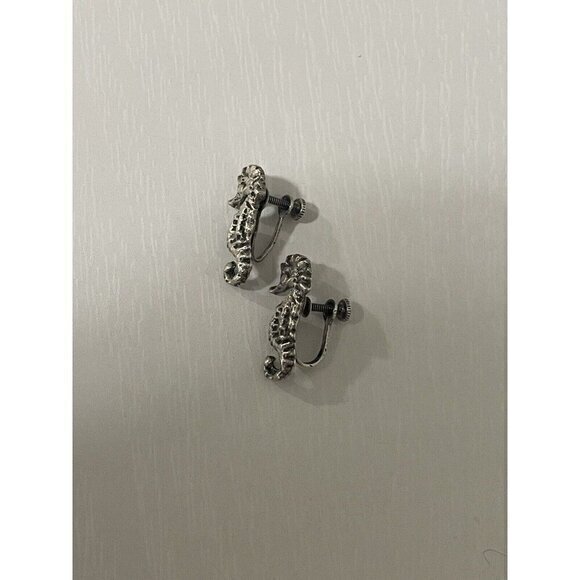 Women's Vintage Clip On Seahorses Earrings - Picture 2 of 2